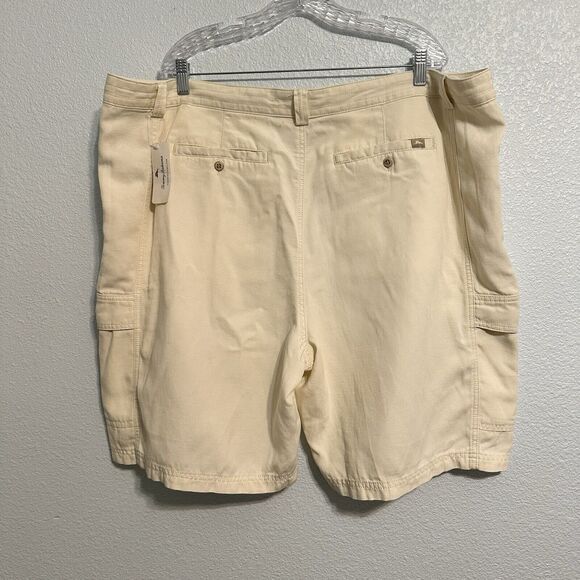 Tommy Bahama Shorts Mens Size 44 Key Grip Cargo Beige Comfort Casual Vacation - Picture 2 of 12